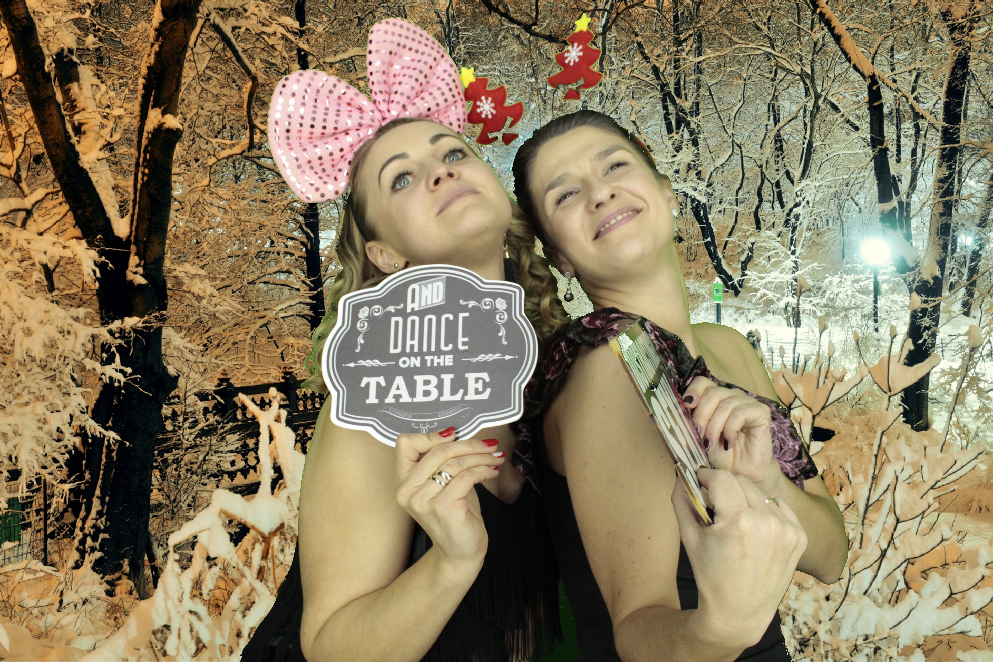Ocean Network Express Christmas Party 2019 | View more photos from the event at gallery.myphotoboothexperience.co.uk/u/MyPhotoBoothExperienceLtd/Ocean-Network-Express-Christmas-Party-2019